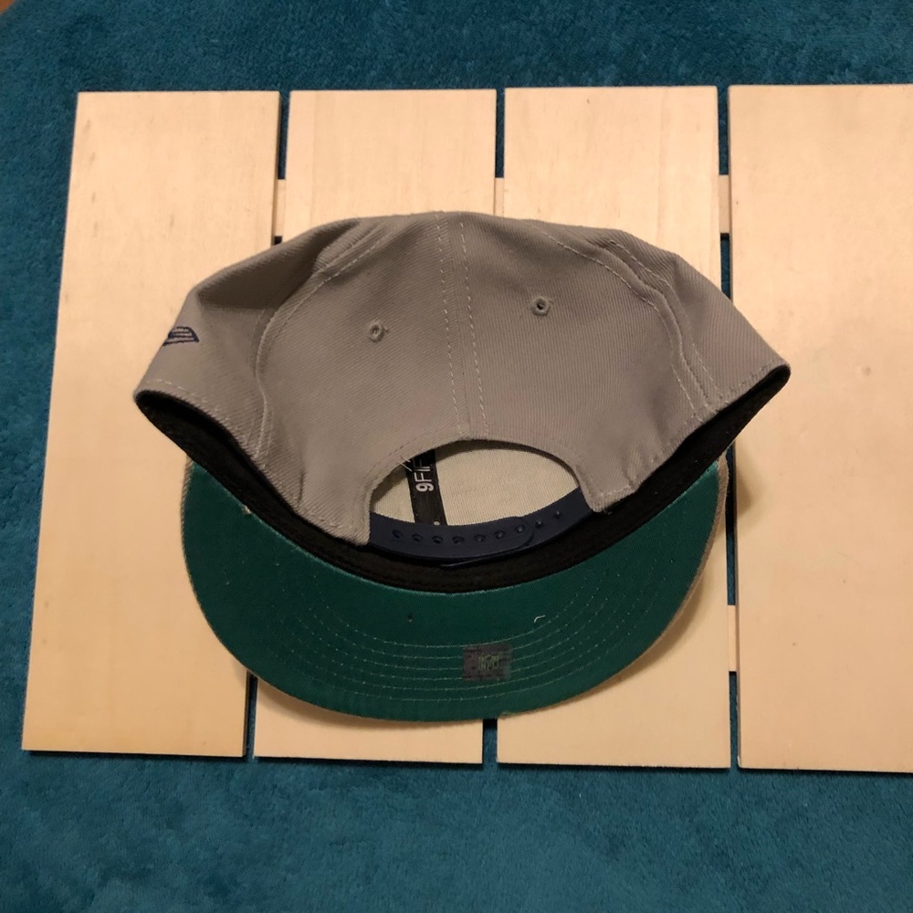 NFL Rams Hat - Picture 3 of 4